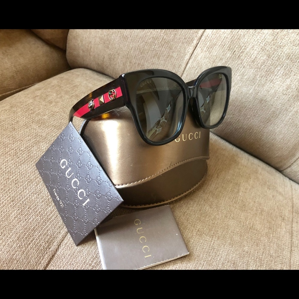 NEW GUCCI SUNGLASSES 😎 - Picture 5 of 6